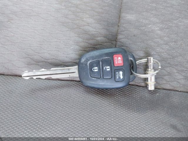 2T1BURHE3GC737503 Toyota COROLLA LE