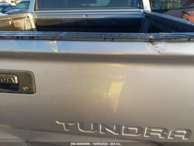 5TFHY5F15KX863685 Toyota Tundra Limited 5.7l V8