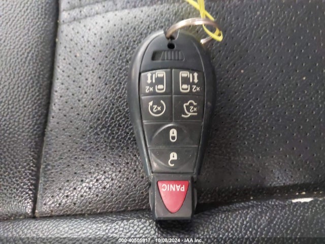 2C4RC1CG3ER178124 Chrysler Town & Country Touring-l