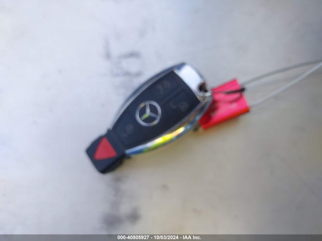 55SWF4JB3FU085666 Mercedes-Benz C 300 Luxury/sport