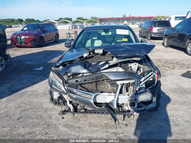 55SWF4JB3FU085666 Mercedes-Benz C 300 Luxury/sport