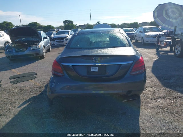 55SWF4JB3FU085666 Mercedes-Benz C 300 Luxury/sport