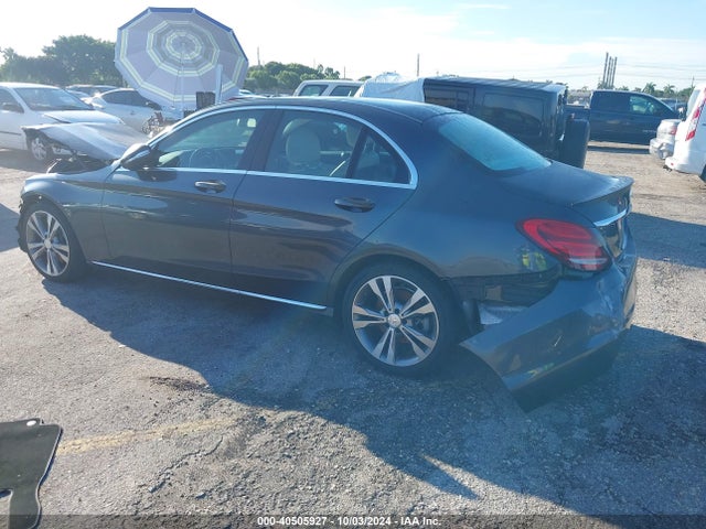 55SWF4JB3FU085666 Mercedes-Benz C 300 Luxury/sport