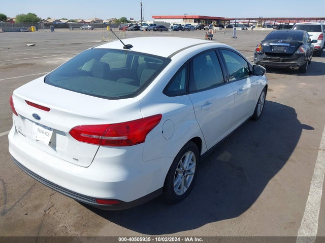 Ford FOCUS SE 2017 1FADP3F29HL305732 Image 4
