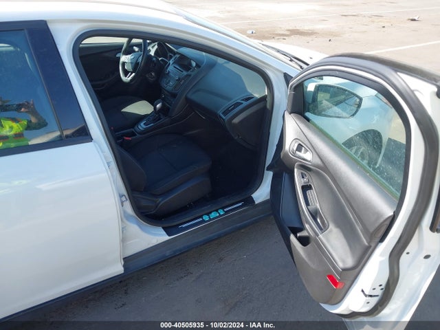 Ford FOCUS SE 2017 1FADP3F29HL305732 Image 5
