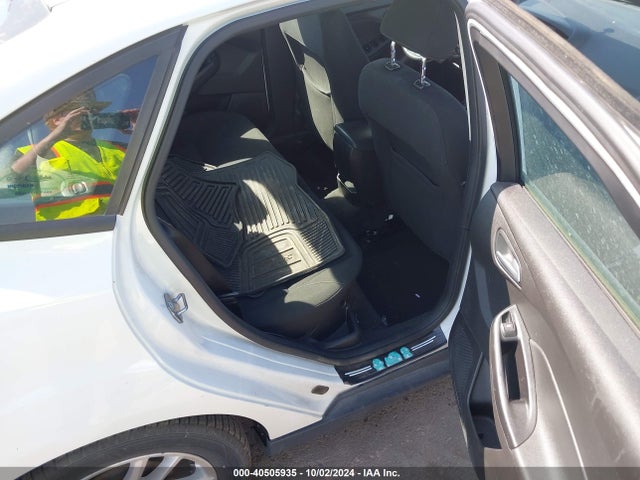 Ford FOCUS SE 2017 1FADP3F29HL305732 Image 8