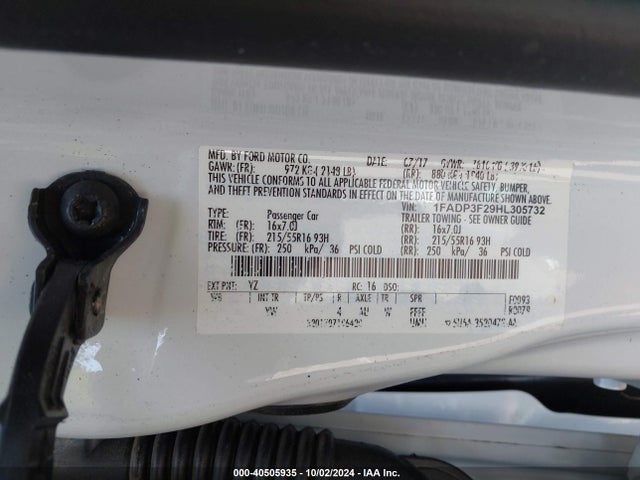 Ford FOCUS SE 2017 1FADP3F29HL305732 Image 9