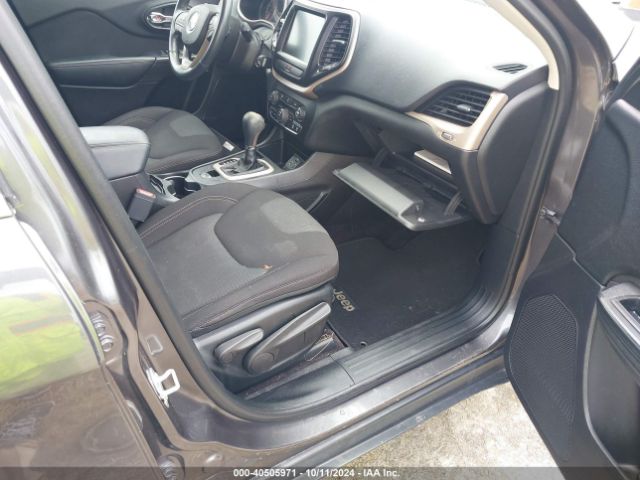 1C4PJLCB1HW541741 Jeep Cherokee Latitude Fwd