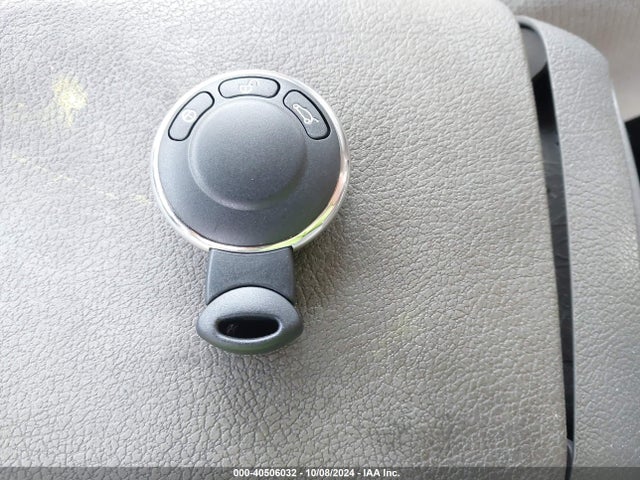 2010 MINI COOPER S WMWMS3C5XATZ85067 Photo 10