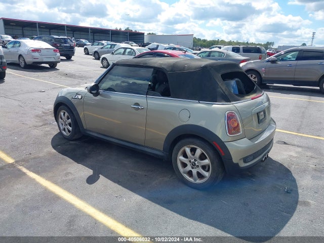 2010 MINI COOPER S WMWMS3C5XATZ85067 Photo 2