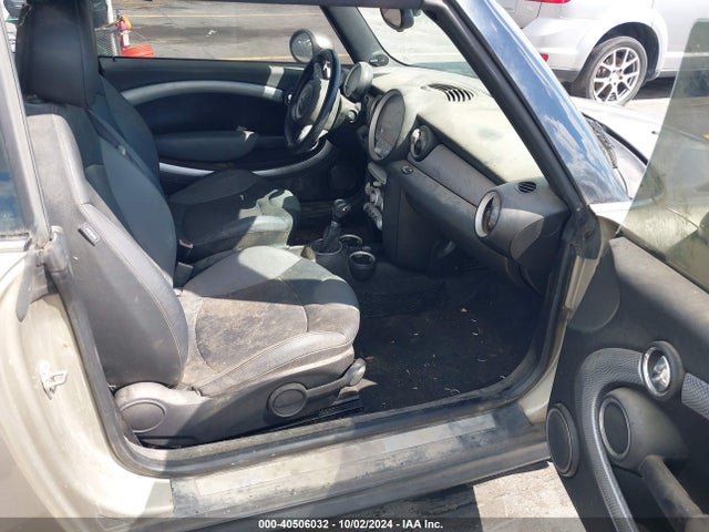 2010 MINI COOPER S WMWMS3C5XATZ85067 Photo 4