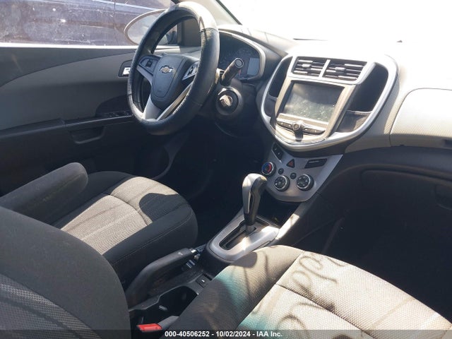 Chevrolet Sonic Lt Auto 2017 1G1JD5SH4H4141417 Image 5