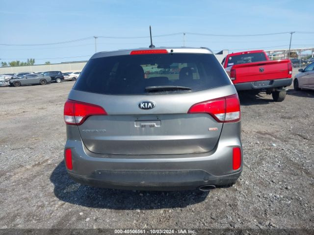 5XYKTCA68FG640612 KIA SORENTO LX