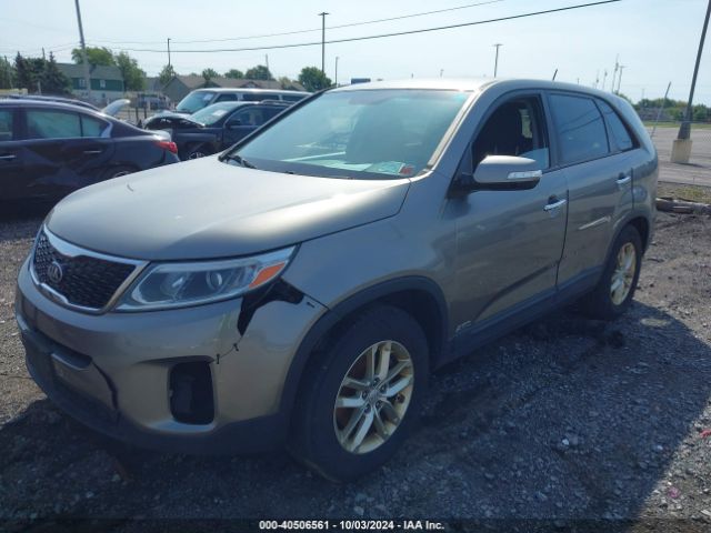 5XYKTCA68FG640612 KIA SORENTO LX