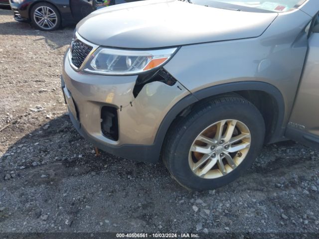 5XYKTCA68FG640612 KIA SORENTO LX