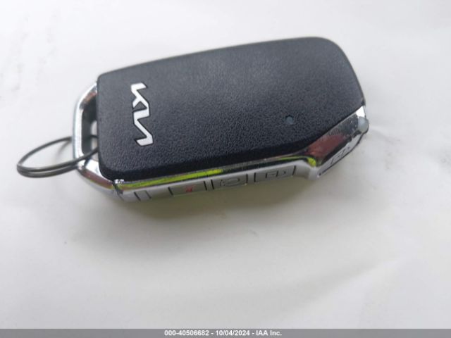 KNDCR3LE0P5062572 KIA NIRO EX