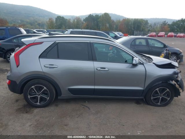 KNDCR3LE0P5062572 KIA NIRO EX