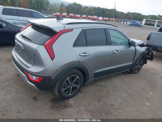 KNDCR3LE0P5062572 KIA NIRO EX