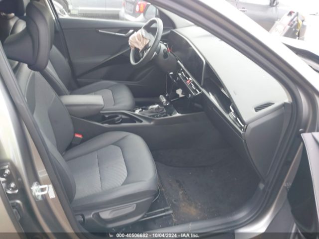 KNDCR3LE0P5062572 KIA NIRO EX