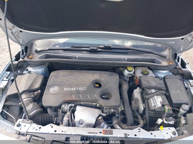 W04WH3N58HG001015 Buick Cascada Premium