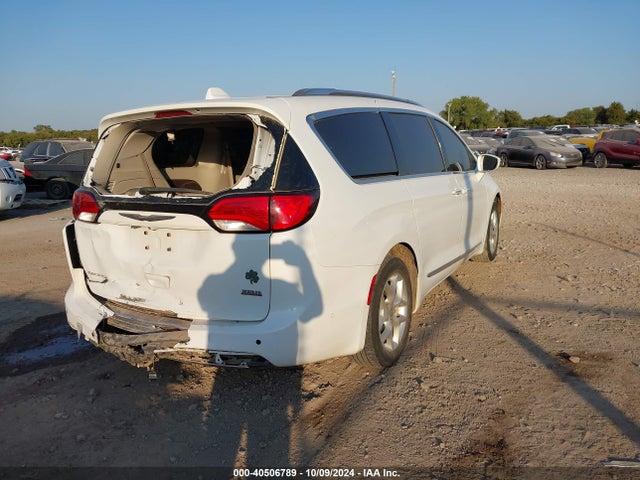 2C4RC1EG9HR752923 Chrysler Pacifica Touring-l Plus