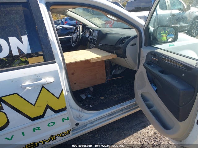 2C4RDGBG5HR694684 Dodge Grand Caravan Se