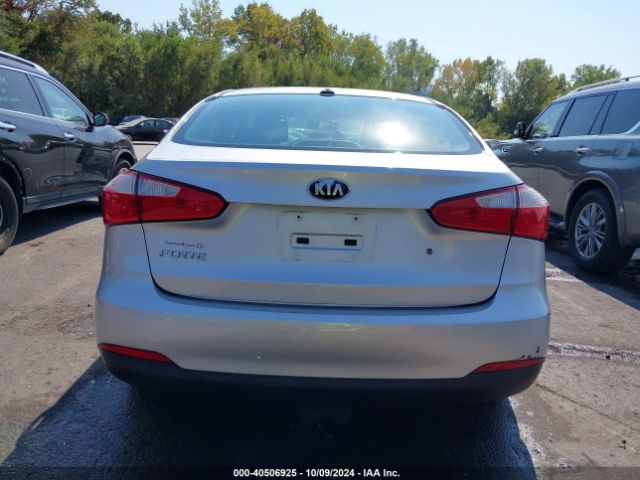 KNAFK4A60E5048443 KIA FORTE LX