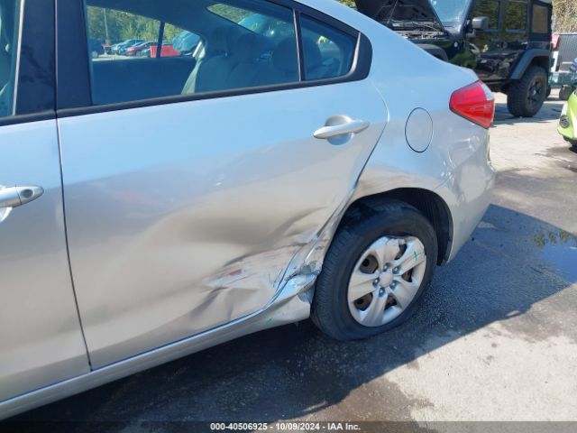 KNAFK4A60E5048443 KIA FORTE LX
