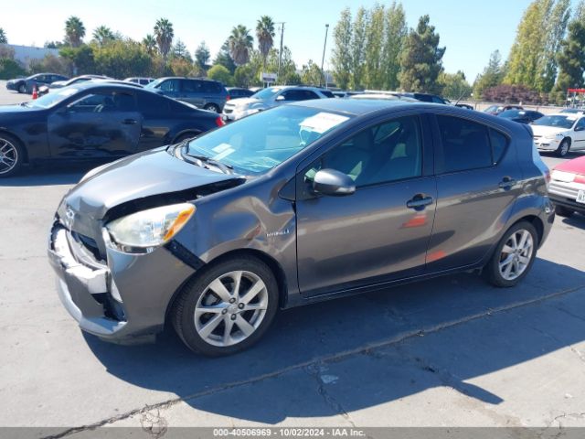 JTDKDTB34E1073380 Toyota Prius C Four