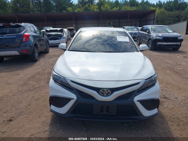 4T1G11AK6NU681293 Toyota CAMRY SE