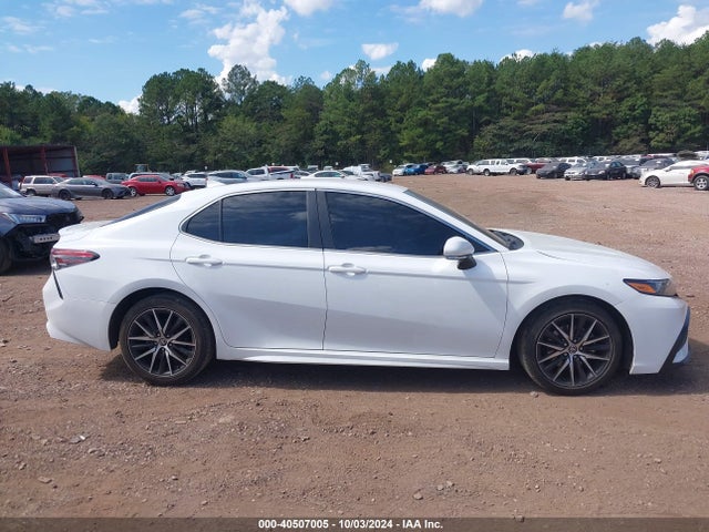 4T1G11AK6NU681293 Toyota CAMRY SE