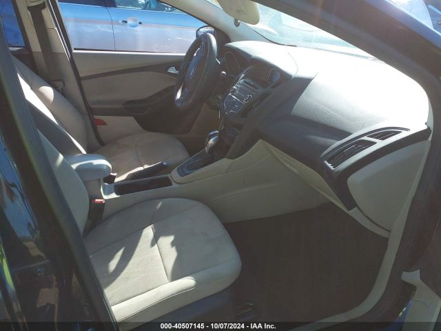1FADP3F22GL401491 Ford FOCUS SE