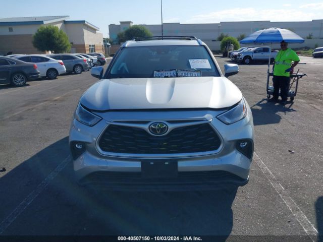 5TDHZRAH0MS045007 Toyota Highlander Xle