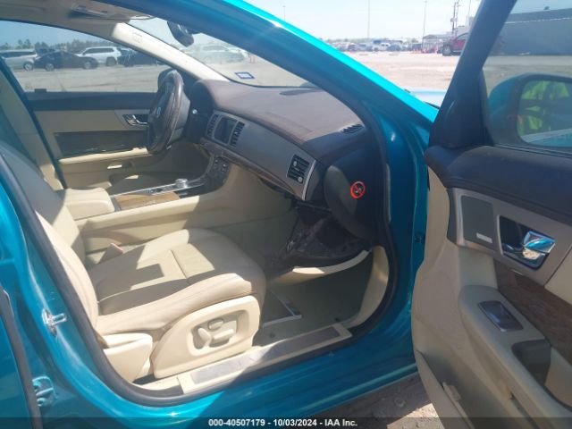 2009 JAGUAR XF SAJWA07CX91R13302 Photo 4
