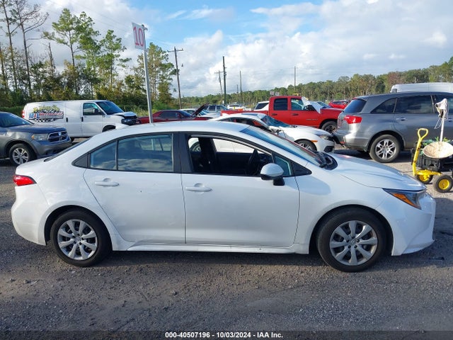 Toyota COROLLA LE 2022 5YFEPMAE2NP355879 Image 13
