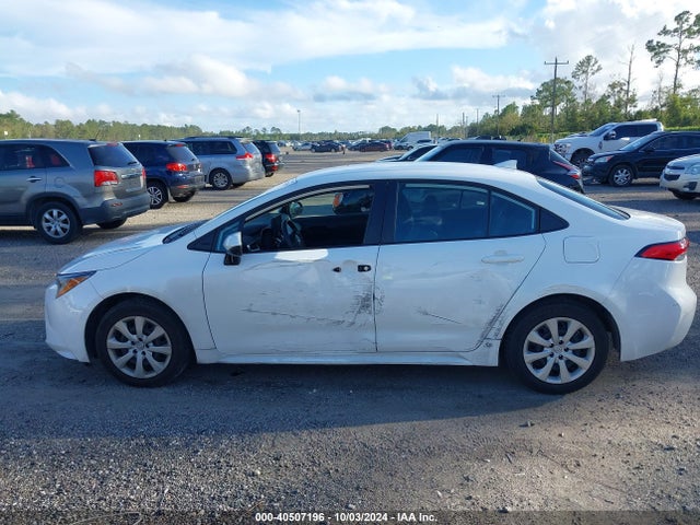 Toyota COROLLA LE 2022 5YFEPMAE2NP355879 Image 14
