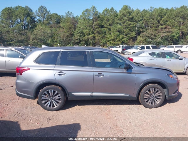 JA4AD2A3XKZ005082 Mitsubishi Outlander Es