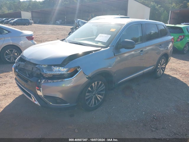 JA4AD2A3XKZ005082 Mitsubishi Outlander Es