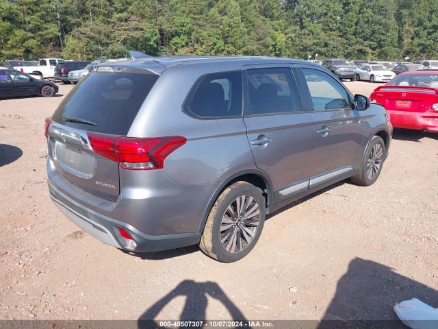 JA4AD2A3XKZ005082 Mitsubishi Outlander Es