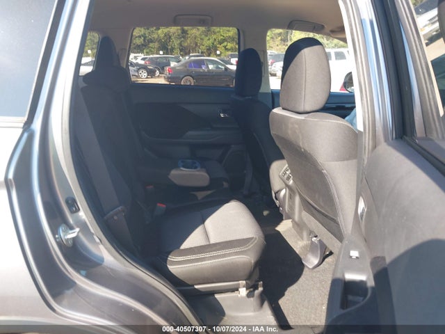 JA4AD2A3XKZ005082 Mitsubishi Outlander Es