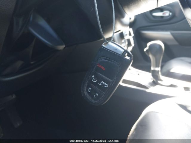1C4PJLDB6KD302641 Jeep Cherokee Limited Fwd