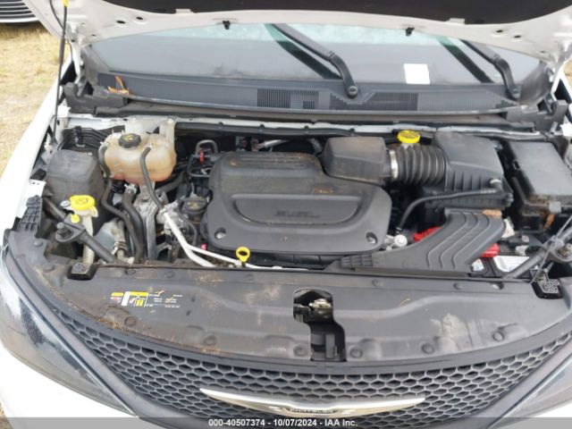 2C4RC1CG4NR163230 Chrysler Voyager Lx
