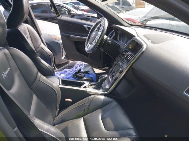 YV4902DZ8E2530124 Volvo Xc60 T6 R-design Platinum