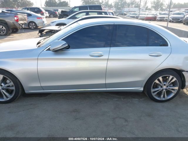 55SWF4JB8GU166924 Mercedes-Benz C 300 Luxury/sport