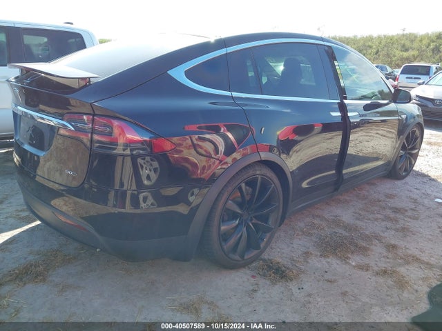 2016 TESLA MODEL X 5YJXCAE20GF014529 Photo 3