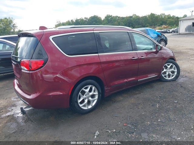 2C4RC1EG2JR113532 Chrysler Pacifica Touring L Plus