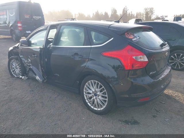 Ford Focus Titanium 2014 1FADP3N20EL199913 Image 3