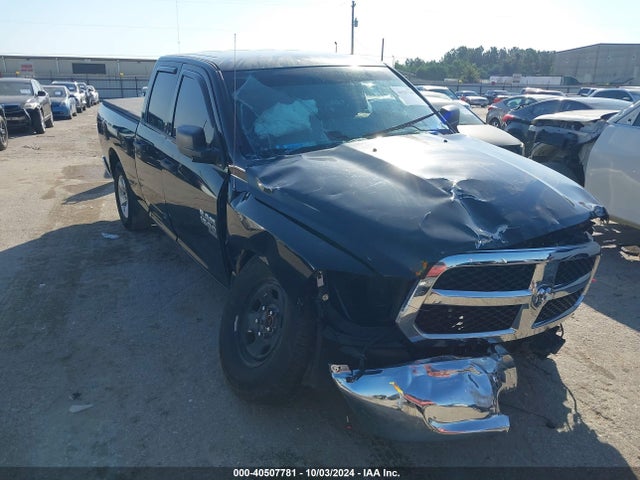 RAM 1500 Classic Tradesman Quad Cab 4x2 6'4 Box 2019 1C6RR6FG5KS730764 Image 1