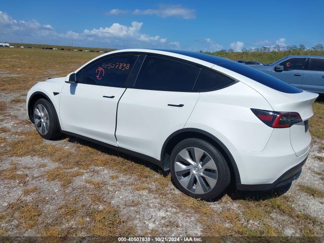 2023 TESLA MODEL Y 7SAYGDEE5PF618102 Photo 2
