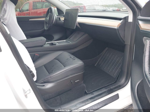 2023 TESLA MODEL Y 7SAYGDEE5PF618102 Photo 4